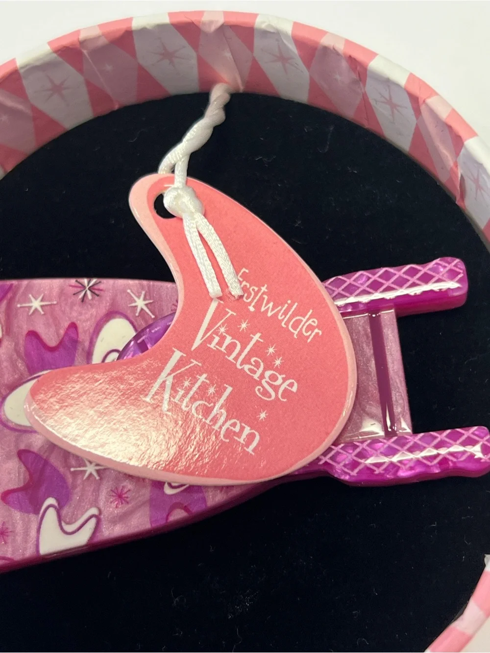 NWT! Erstwilder No Strings Attached Brooch - Pink
